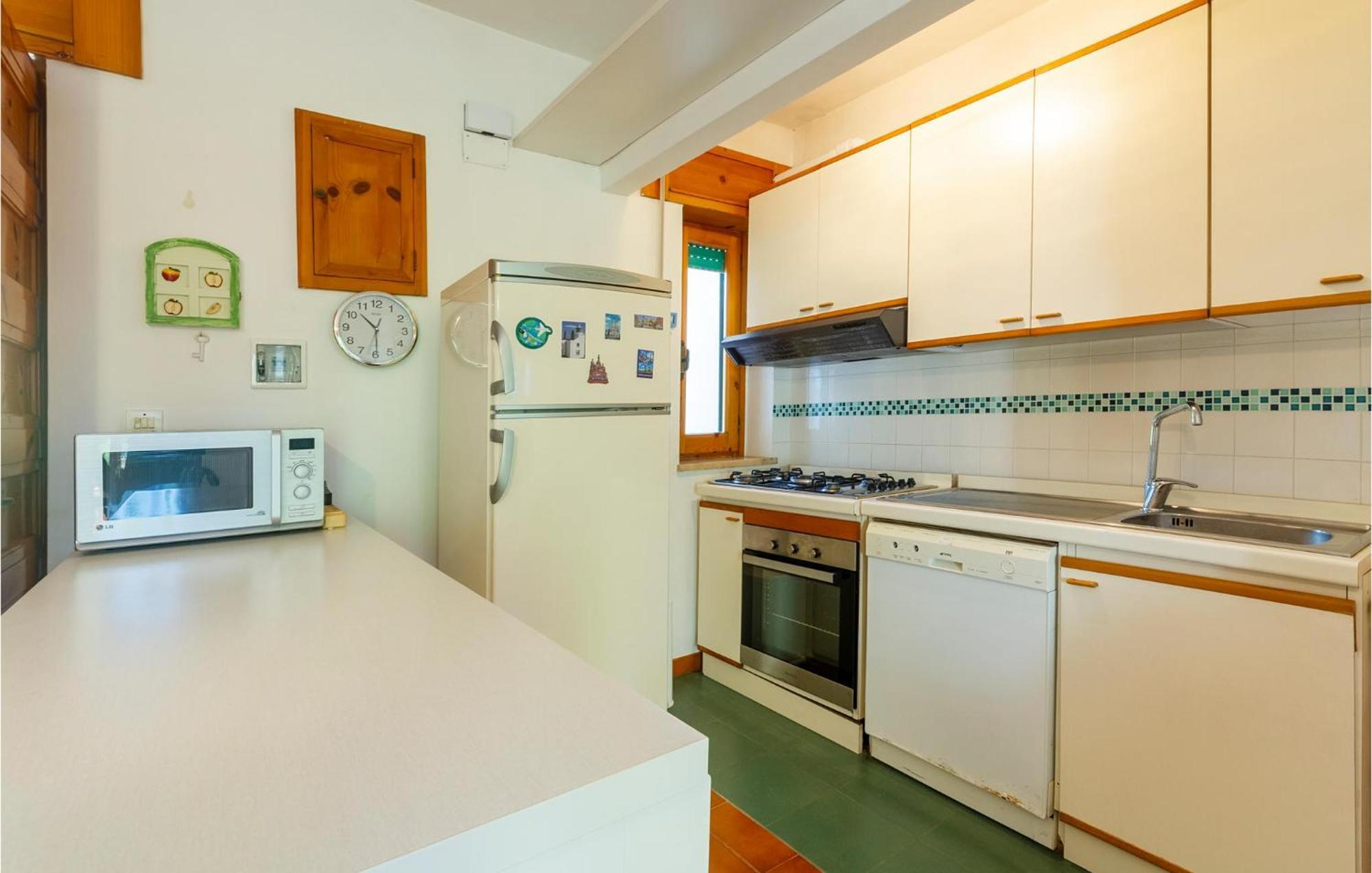 Awesome Home In Manduria With Kitchen Номер фото